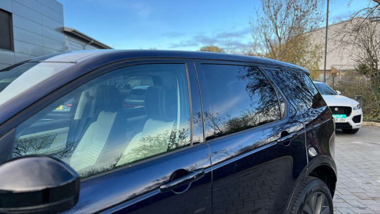 Land Rover Discovery Sport 2.0 P250 R-Dynamic SE 5dr Auto [5 Seat] Petrol Station Wagon